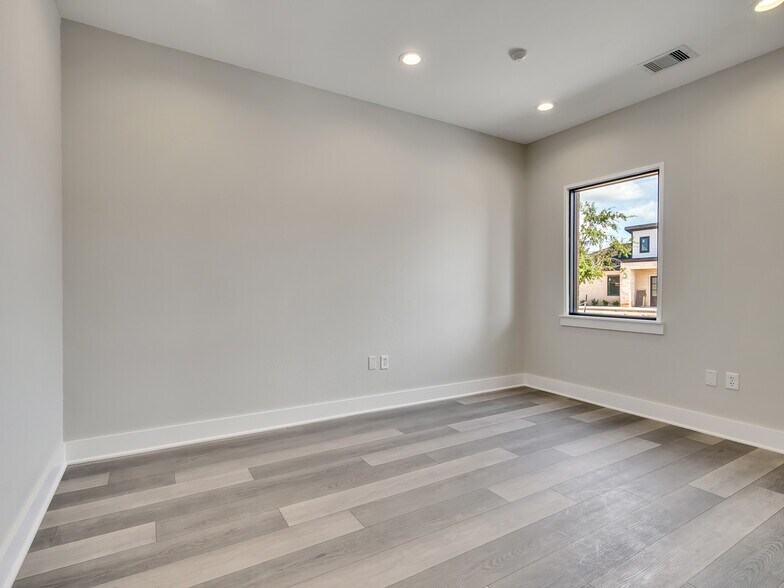 More Photos Of 2721 Sunrise Meadow Dr, Pearland Medical For Sale