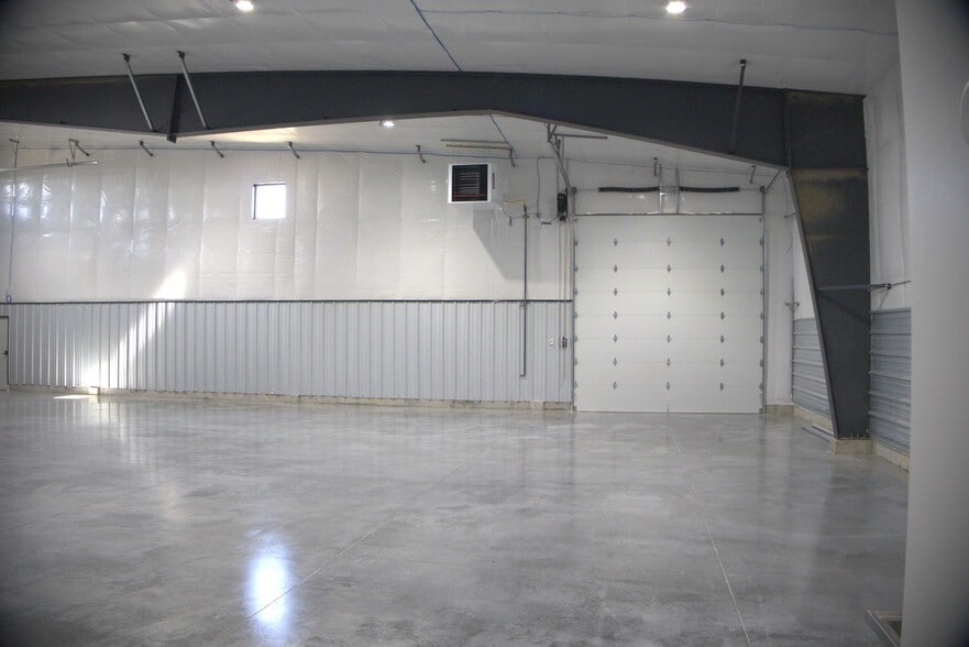 More Photos Of 162 Business Centre Cir, Driggs Warehouse For Lease