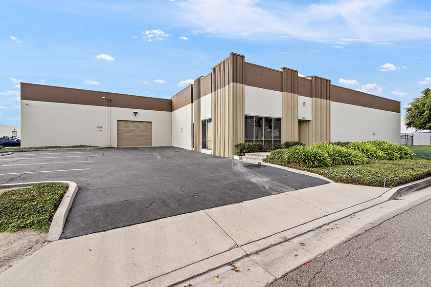 Primary Photo Of 10580 Lawson River Ave, Fountain Valley Manufacturing For Lease