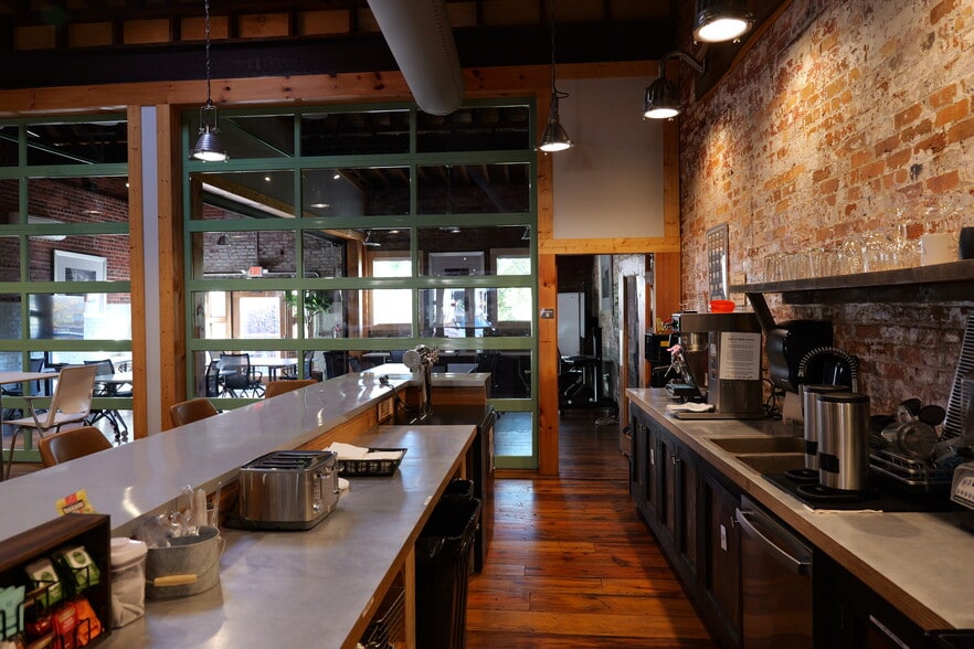 More Photos Of 111 W Lewis St, Greensboro Office For Lease
