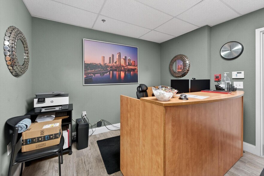 More Photos Of 3411 N 29th St, Tampa Office For Sale
