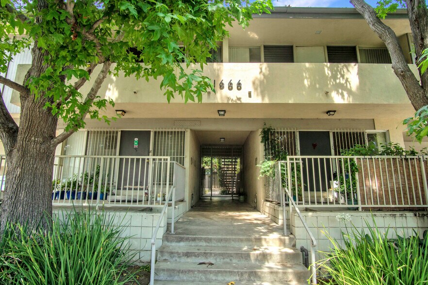 More Photos Of 1666 Federal Ave, Los Angeles Apartments For Sale