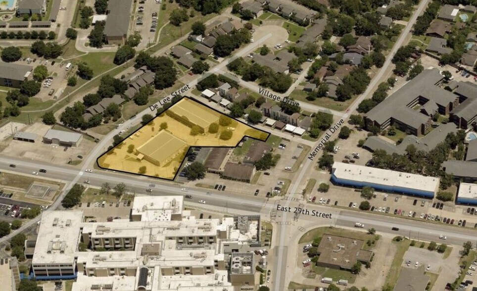 More Photos Of 2300 De Lee St, Bryan Drugstore For Lease