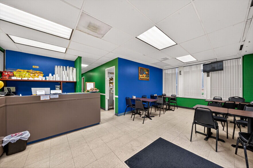 More Photos Of 6800 Park Ten Blvd, San Antonio Unknown For Lease
