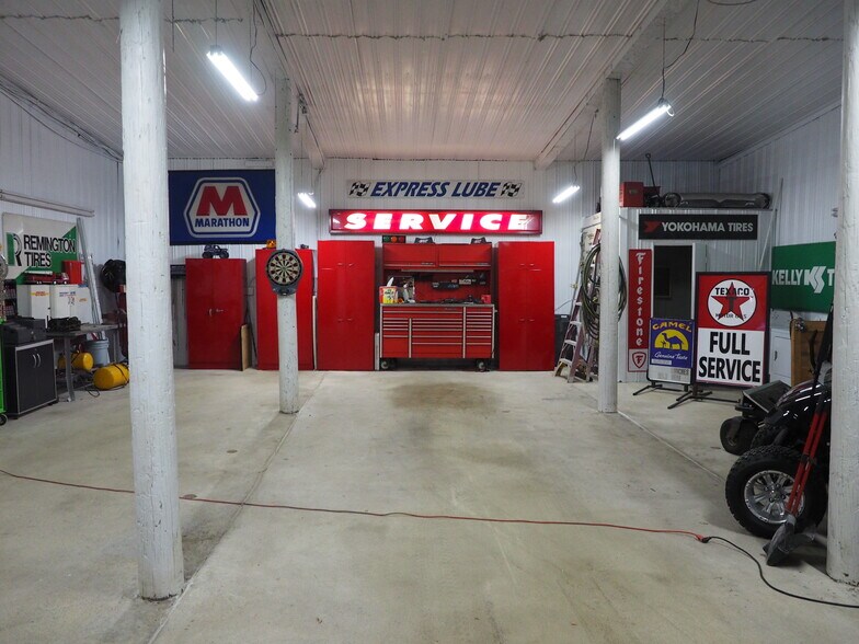 More Photos Of 9430 N Karen Dr, Mooresville Light Distribution For Lease