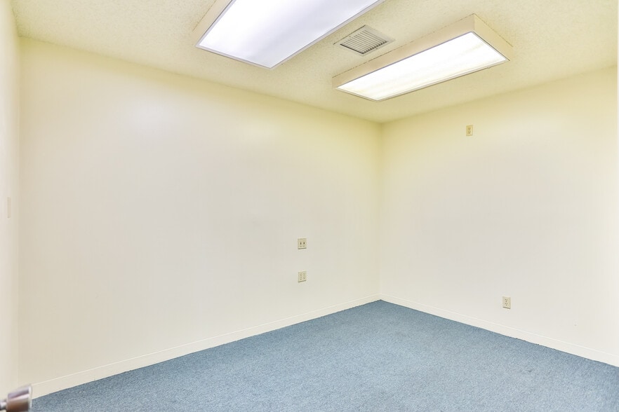 More Photos Of 2921 El Camino Ave, Sacramento Medical For Lease