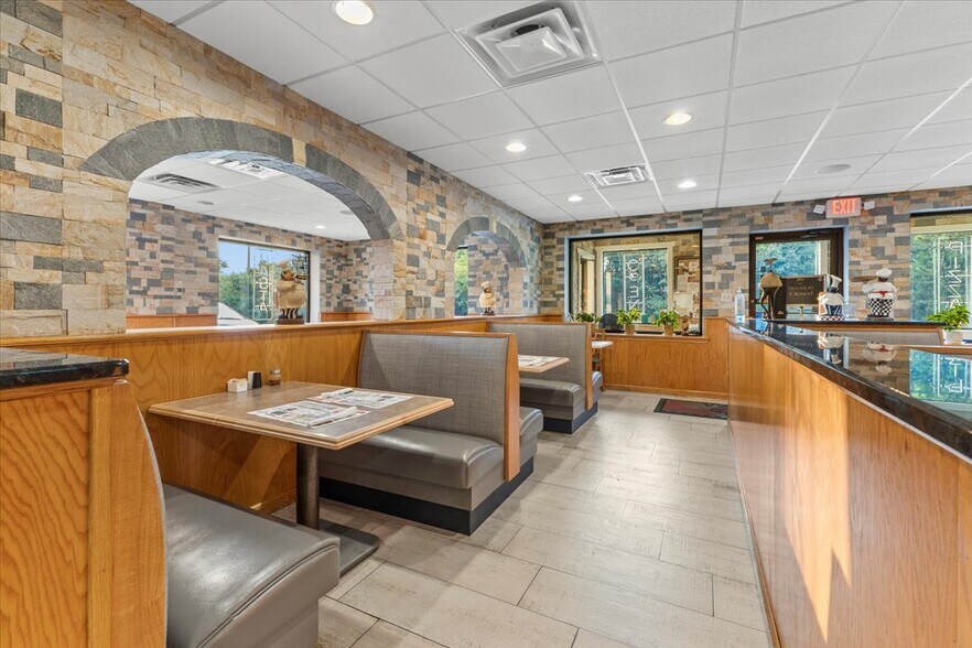 More Photos Of 232 W Moorestown Rd, Wind Gap Restaurant For Sale