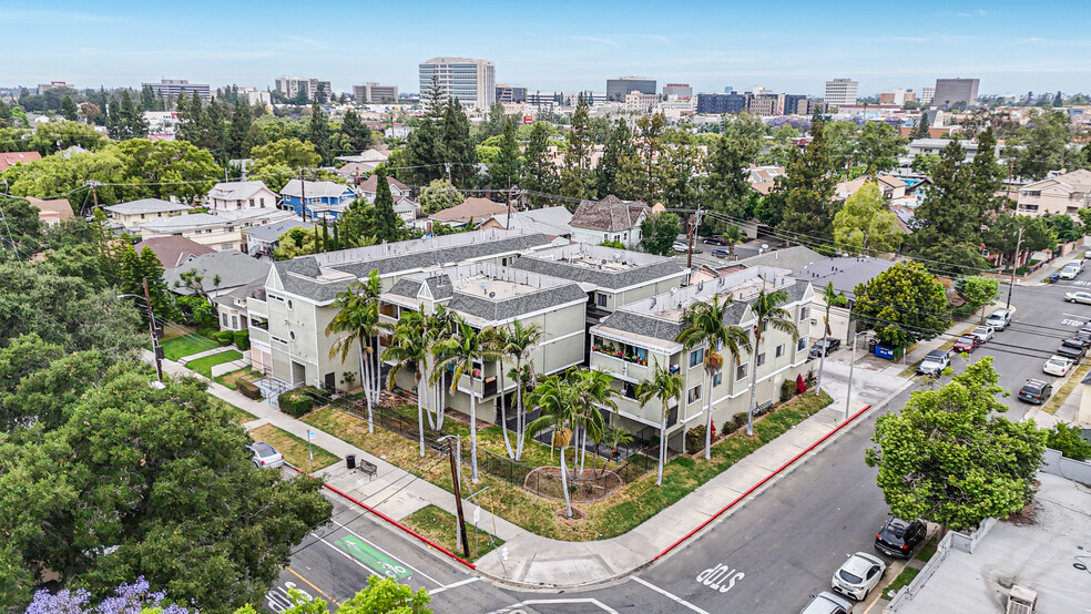 Primary Photo Of 335 E Chestnut Ave, Santa Ana Apartments For Sale