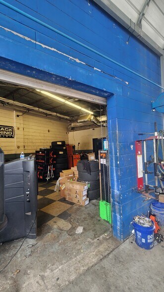 More Photos Of 2973 Phillips Hwy, Jacksonville Auto Repair For Sale