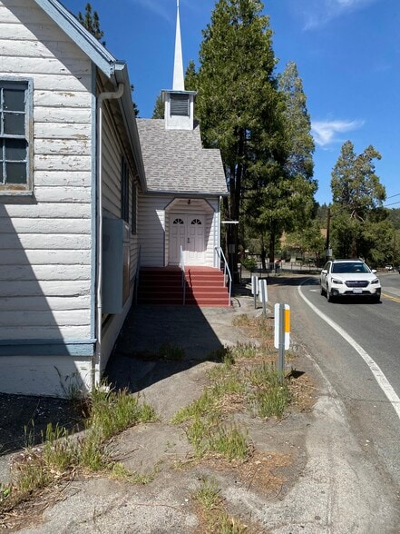 More Photos Of 23597 Manzanita, Crestline Specialty For Lease