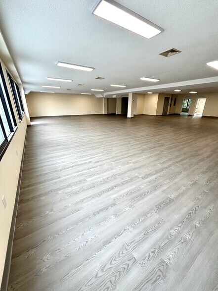 More Photos Of 1961 49th St, Long Island City Office For Lease