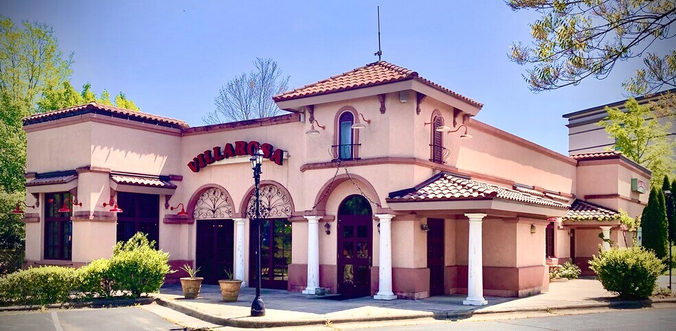 More Photos Of 6010 Landmark Center Blvd, Greensboro Restaurant For Sale