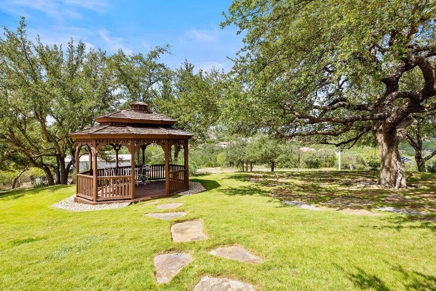 More Photos Of 4607 R O Dr, Spicewood Lodge Meeting Hall For Sale