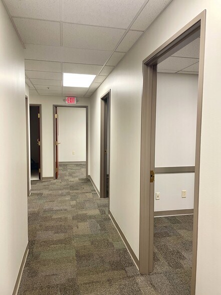 More Photos Of 2620 Kessler Blvd E, Indianapolis Medical For Lease