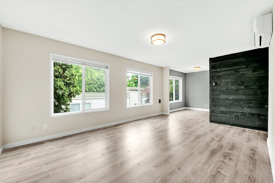 More Photos Of 4147-4153 SE 37th Ave, Portland Apartments For Sale