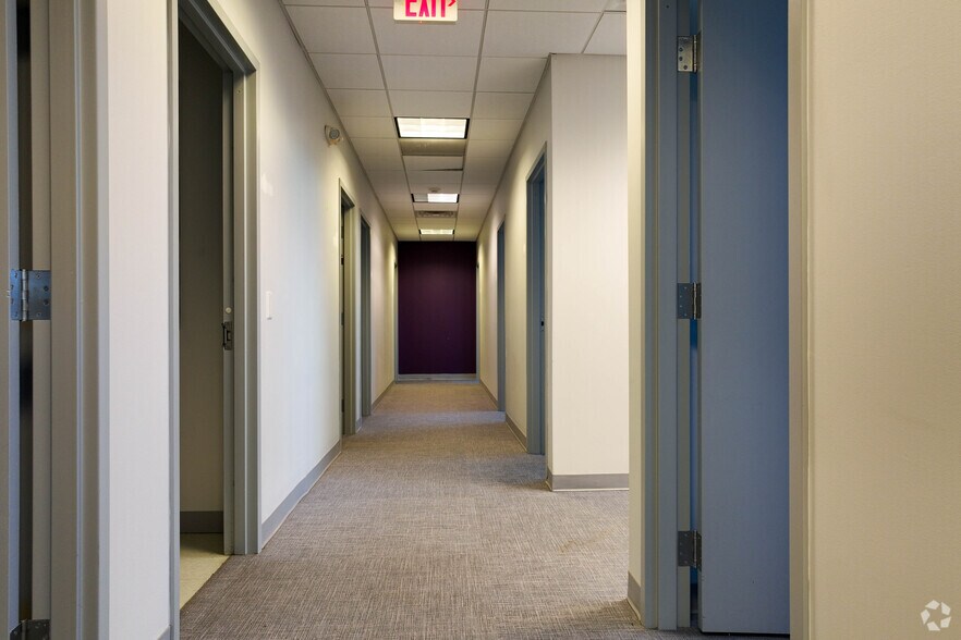 More Photos Of 900 Us Highway 9 N, Woodbridge Office For Lease