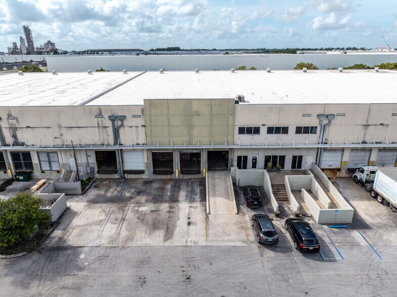 More Photos Of 12860-12864 NW South River Dr, Medley Warehouse For Lease