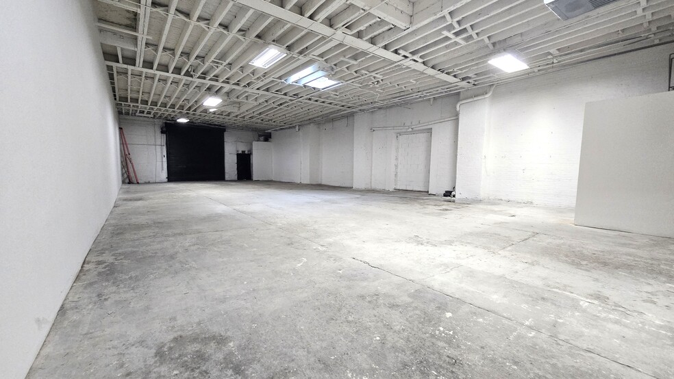 More Photos Of 272-280 Seigel St, Brooklyn Restaurant For Lease