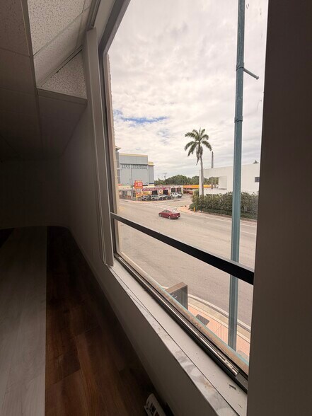 More Photos Of 3090 SW 8th St, Miami Freestanding For Lease