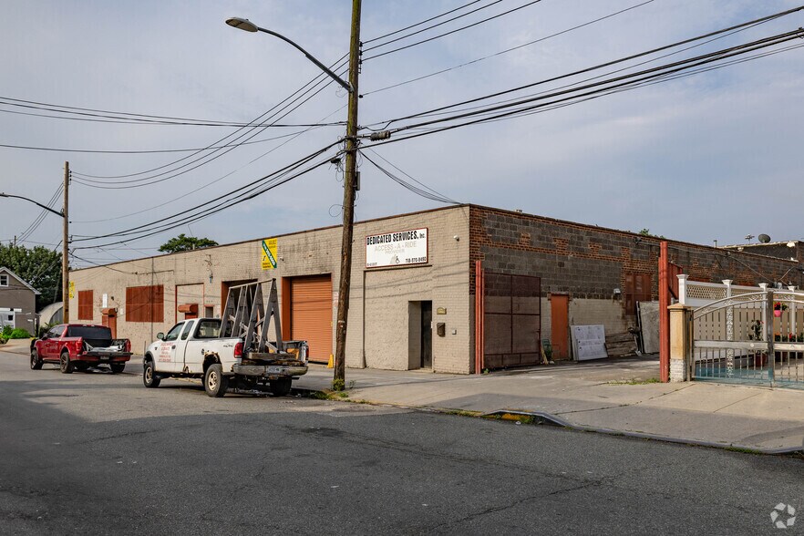 More Photos Of 89-48 129th St, Richmond Hill Warehouse For Lease