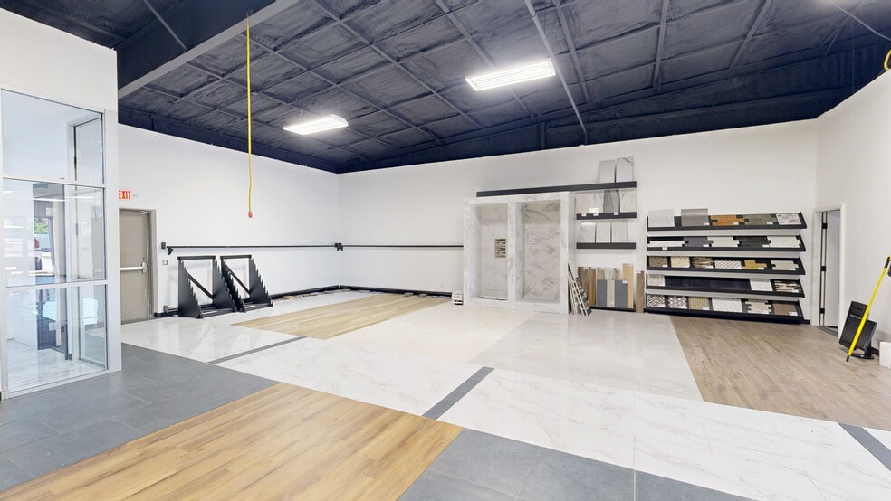 More Photos Of 1719 Acorn Dr, Rogers Warehouse For Lease