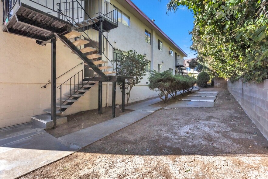 More Photos Of 110 Hilborn Ave, Vallejo Apartments For Sale
