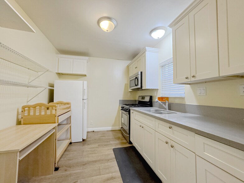 More Photos Of 1409 S New Hampshire Ave, Los Angeles Multifamily For Sale