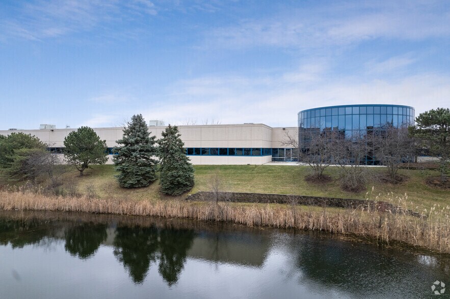 More Photos Of 161-175 N Archer Ave, Mundelein Warehouse For Lease