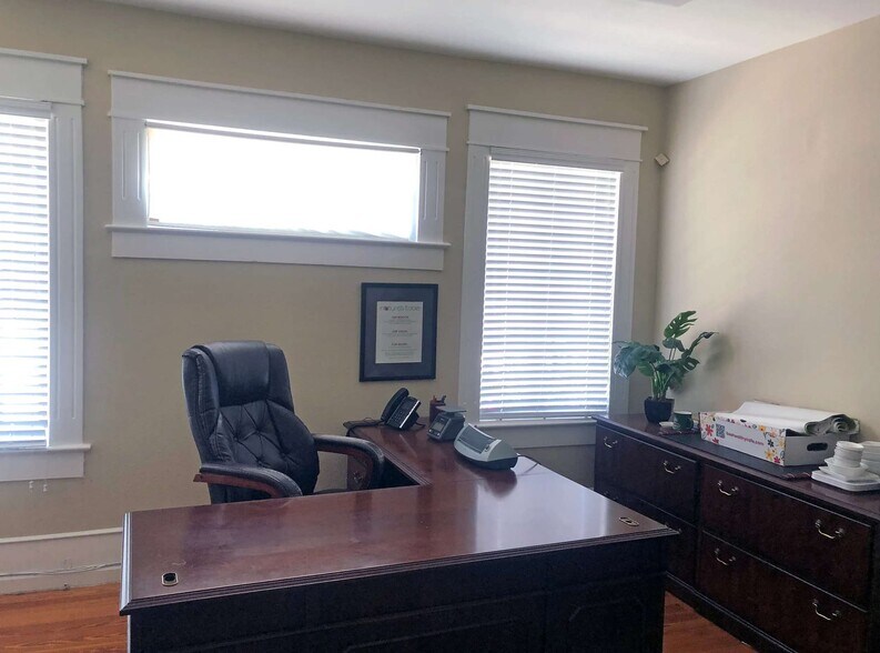 More Photos Of 545 Delaney Ave, Orlando Office For Lease