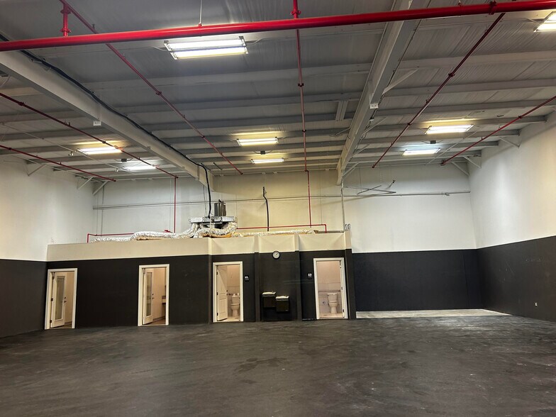 More Photos Of 12124 S Pipeline Rd, Euless Industrial For Lease