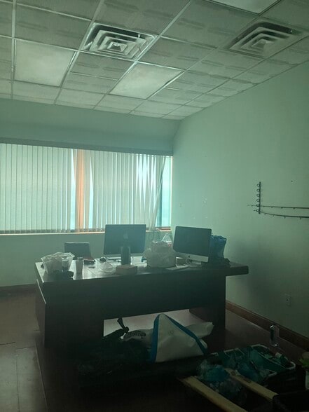 More Photos Of 712 3rd Ave, Brooklyn Flex For Lease