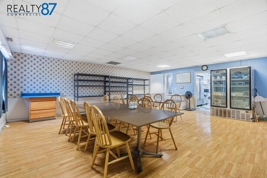 More Photos Of 5913 Troy Mills rd, Coggon General Retail For Sale