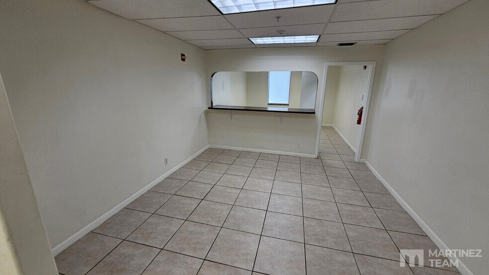More Photos Of 4350 W Hallandale Beach Blvd, Pembroke Park Office For Lease