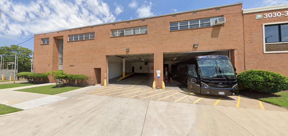 More Photos Of 3000 V St NE, Washington Warehouse For Lease