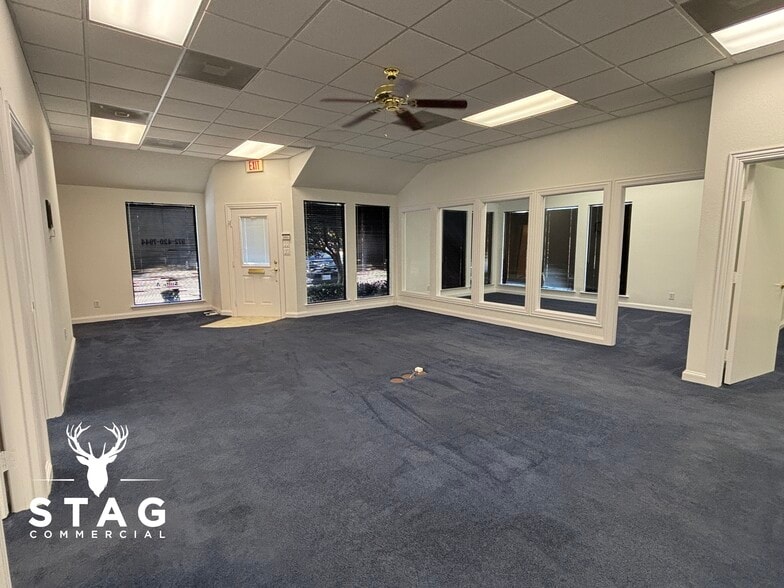 More Photos Of 376 W Main St, Lewisville Medical For Sale