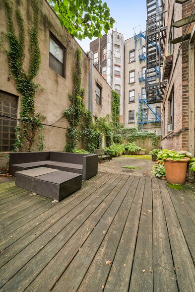 More Photos Of 20 Clinton St, New York Multifamily For Sale