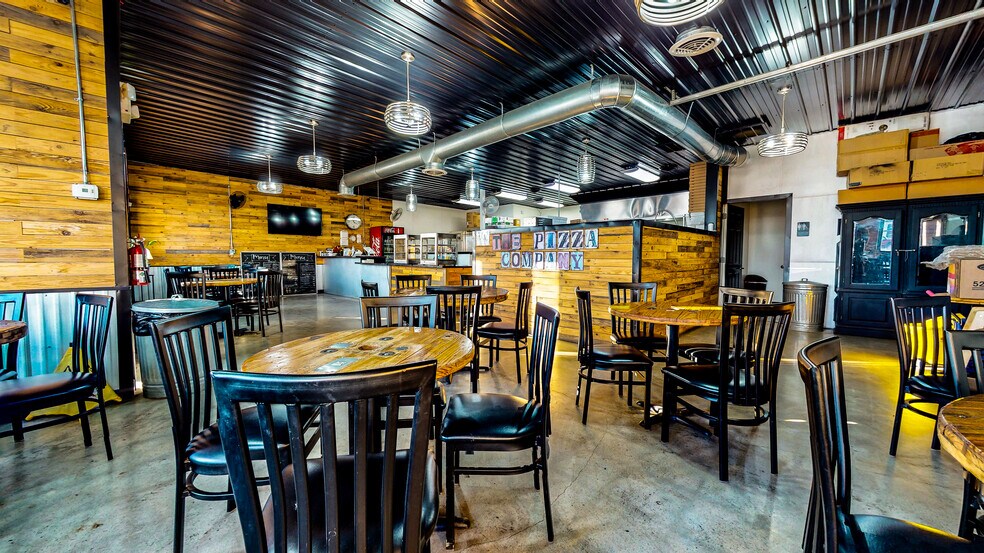 More Photos Of 1794 Harrington Memorial Rd, Mansfield Bar For Sale