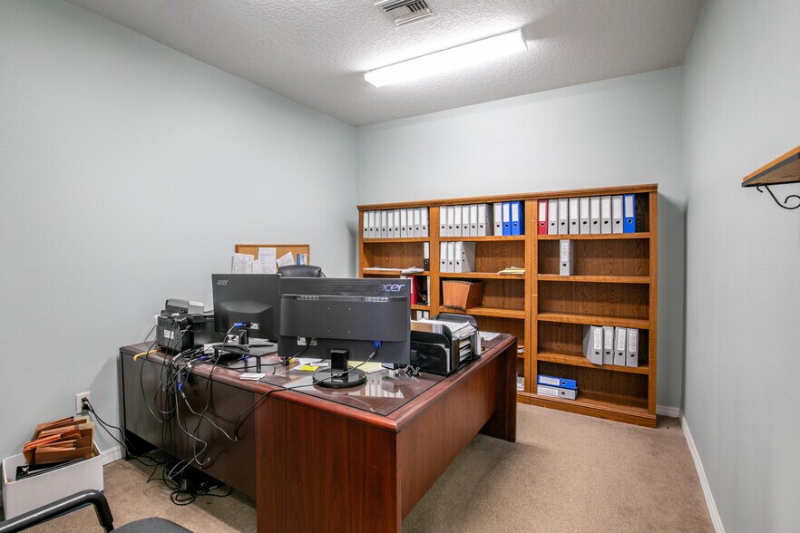 More Photos Of 205 E Burleigh Blvd, Tavares Office For Sale