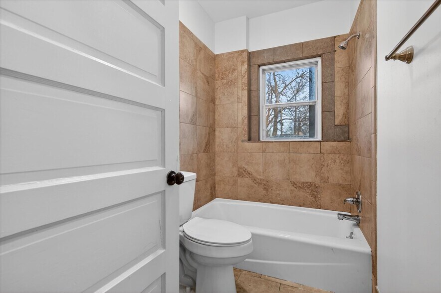 More Photos Of 822 S Johnstone Ave, Bartlesville Freestanding For Sale