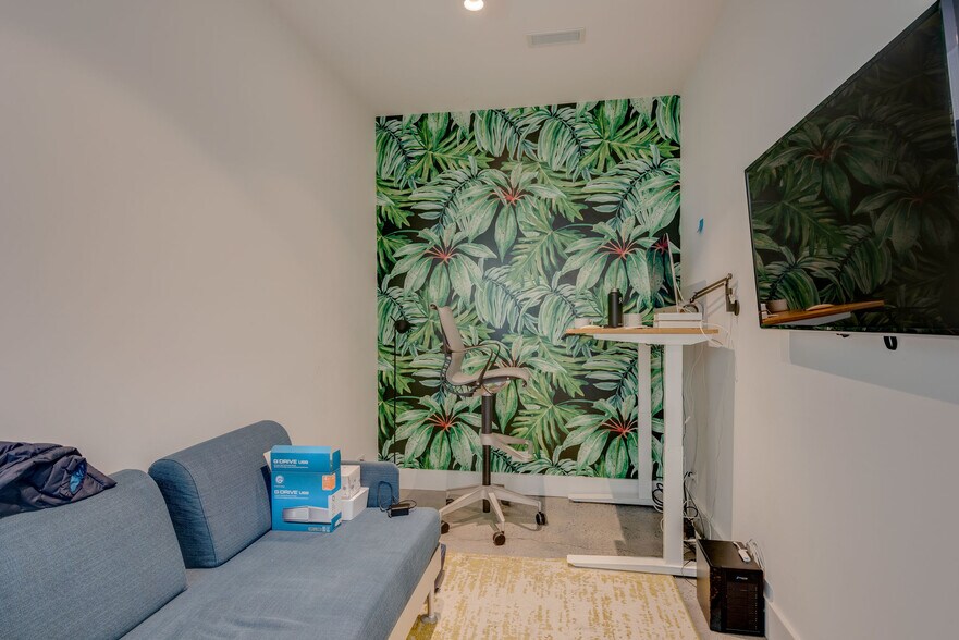 More Photos Of 407 Humphreys St, Nashville Office For Lease