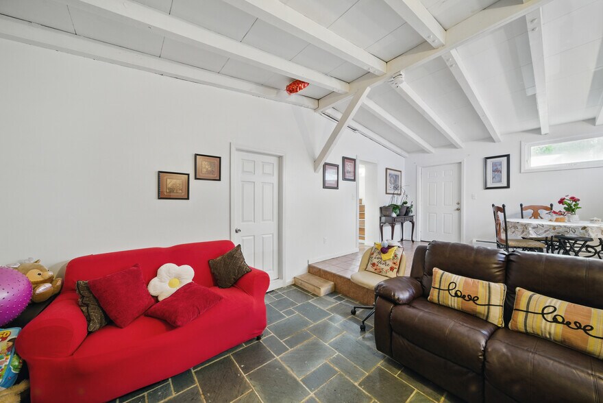 More Photos Of 203 E Blackwell St, Dover Multifamily For Sale