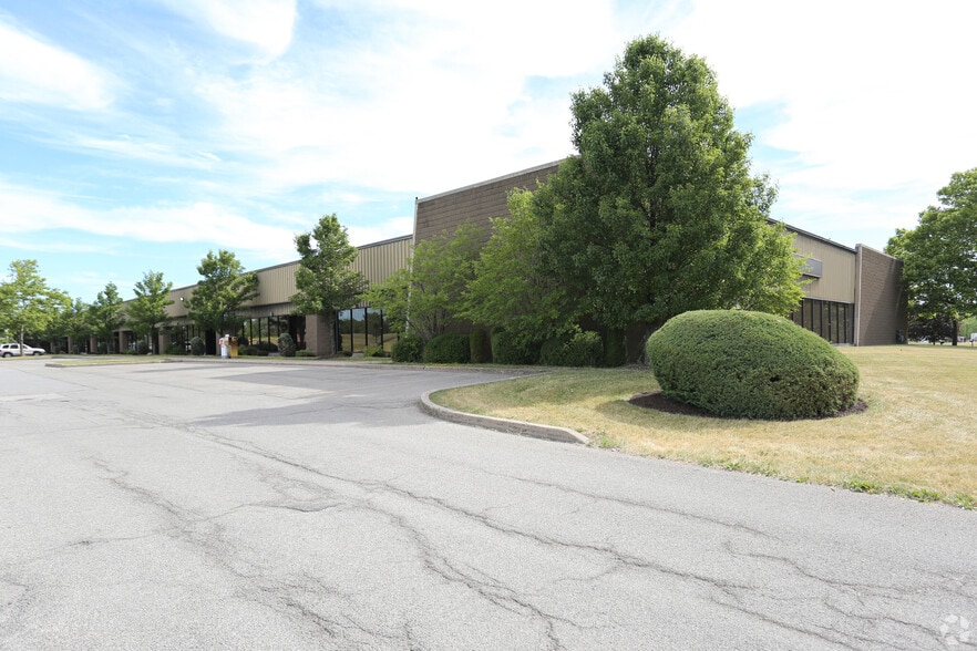 More Photos Of 5 Marway Cir, Gates Manufacturing For Lease