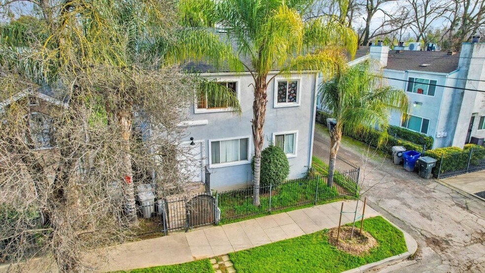 More Photos Of 2611 Alhambra, Sacramento Apartments For Sale