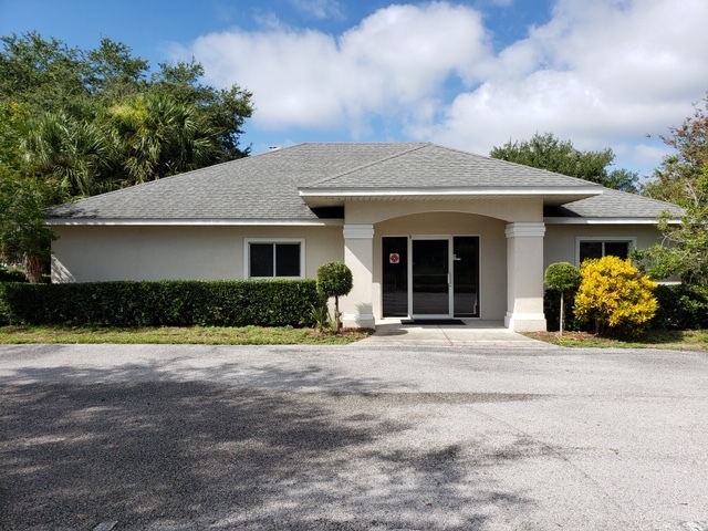 Primary Photo Of 1807 Salk Dr, Tavares Medical For Sale