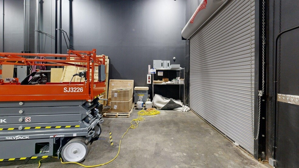 More Photos Of 550 Somerset Ter NE, Atlanta General Retail For Lease