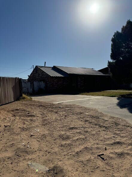 More Photos Of 710 S Baird St, Midland Religious Facility For Sale