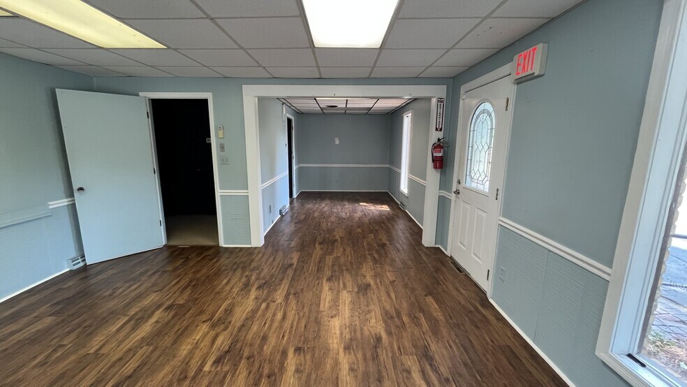 More Photos Of 4985-4991 Bethania Rd, Winston-Salem Office For Lease