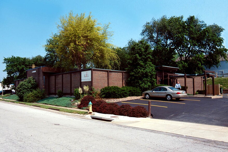 Primary Photo Of 6 Westbury Dr, Saint Charles Office For Lease