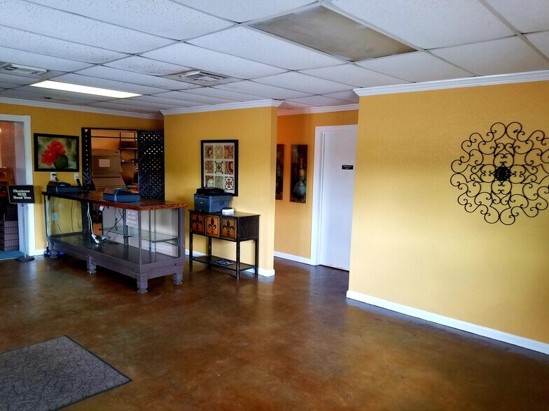 More Photos Of 1017 S Columbia Dr, West Columbia Restaurant For Sale