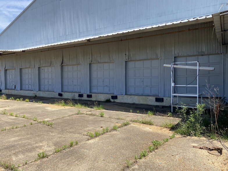 More Photos Of 1610 Waterworks Rd, Columbus Warehouse For Sale